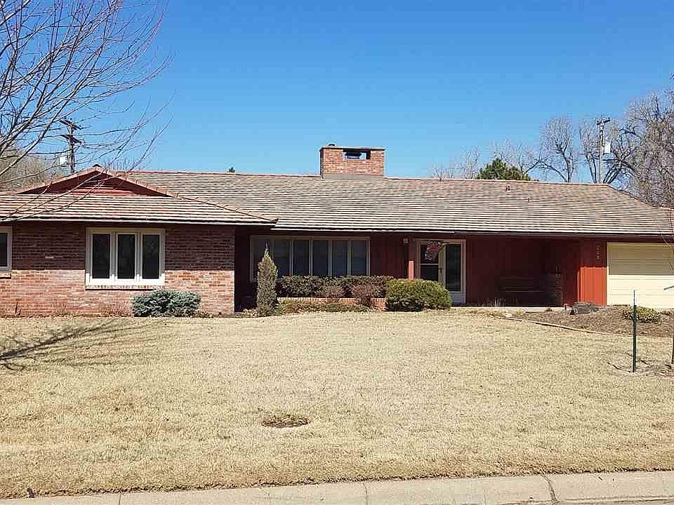 1st image of 208 Countryside Dr