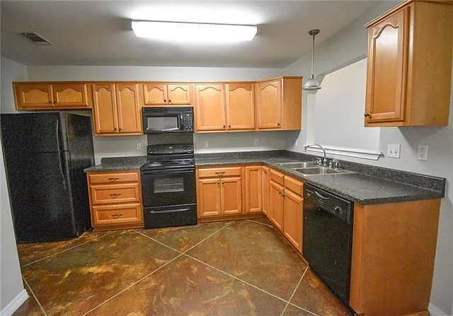 2 bed, 2.0 bath, 1009 sqft, $1,175 — Photo 4