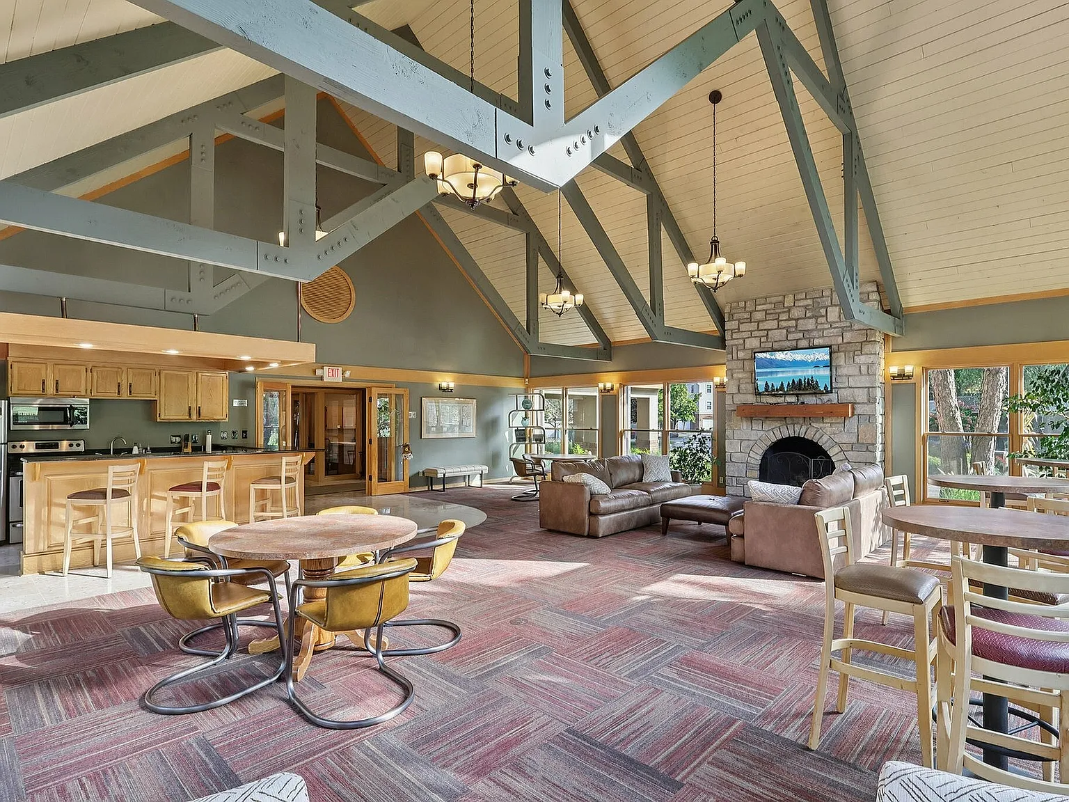 Crossings Village — Photo 3