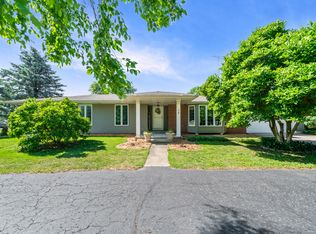 28 Lions Rd, Sandwich, IL 60548