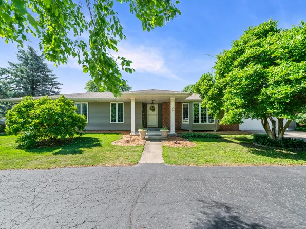 28 Lions Rd, Sandwich, IL 60548