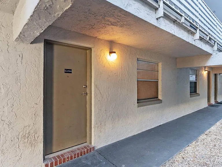 Stella West Apartments — Photo 3