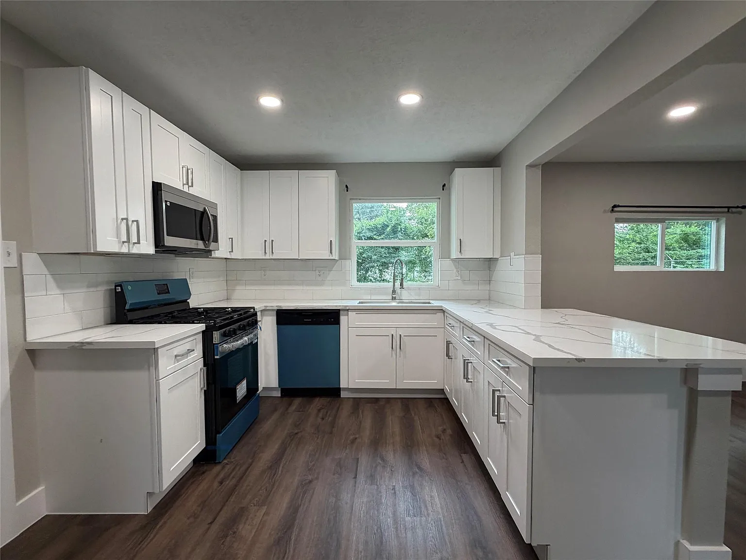 4 bed, 2.0 bath, 1459 sqft, $1,785 — Photo 2