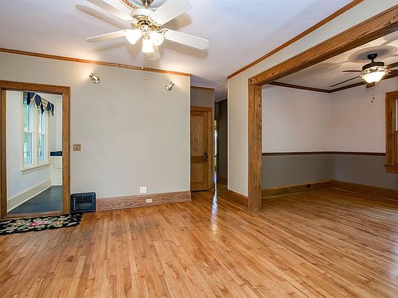 3rd image of 3208 31st Ave S