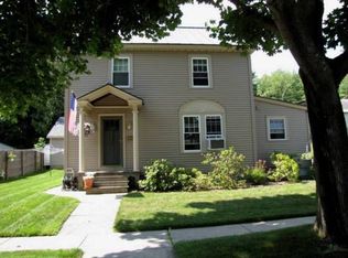 40 Grove St, Turners Falls, MA 01376
