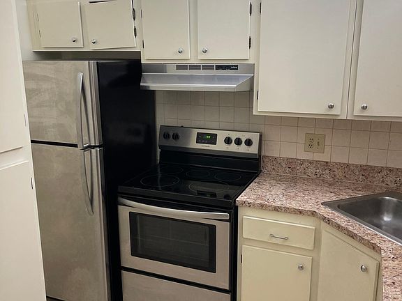 4th image of 703 Sunny Pine Way APT C1