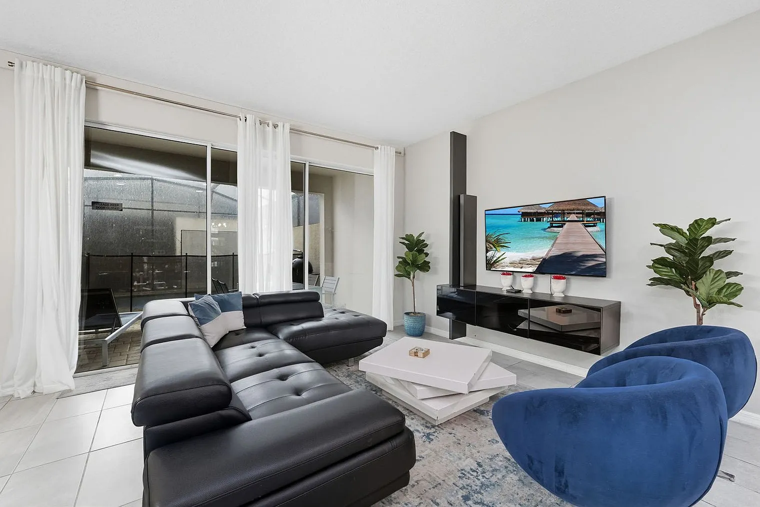5 bed, 4.0 bath, 2303 sqft, $4,374 — Photo 2