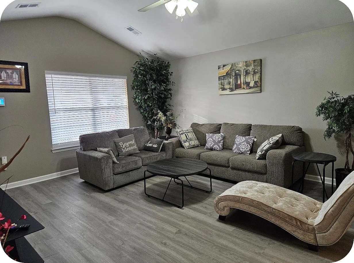 3 bed, 1380 sqft, $1,750 — Photo 2