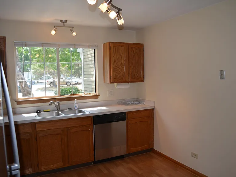 2100 Southwind Cir — Photo 9
