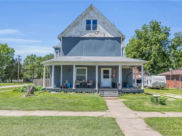 436 Parker Ave, Osawatomie, KS 66064