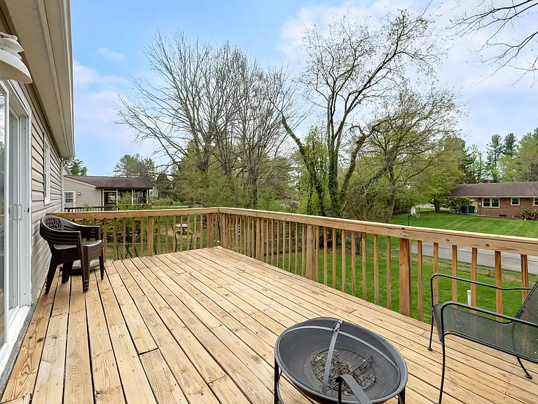 1005 Glade Rd — Photo 11