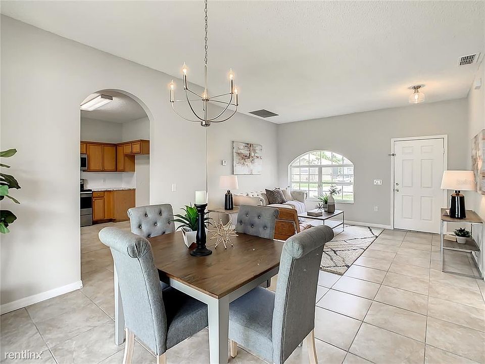 1st image of 374R Aldershot Ct