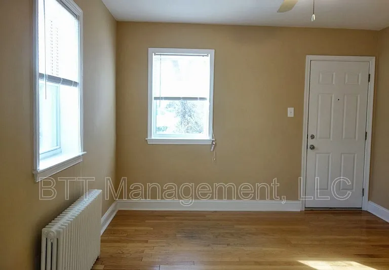 8105 Greenwood Ave #E — Photo 9
