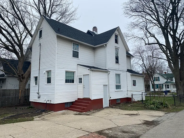 516 Hickory St — Photo 15