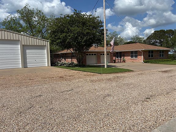 4th image of 209 County Road 1764