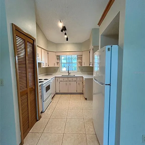 63 Ivy Ln — Photo 5