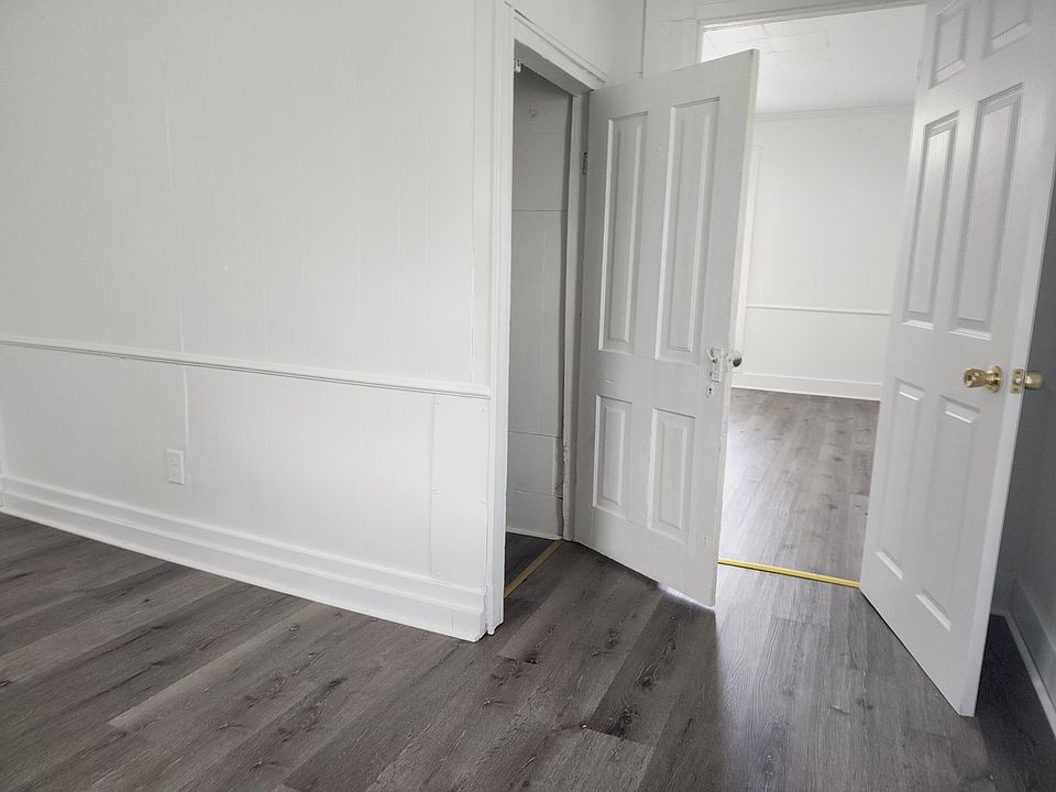 2nd image of 422 Bible St NE