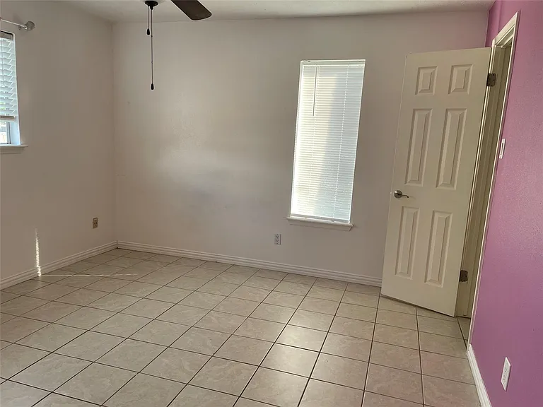 18002 Hollywell Dr — Photo 13
