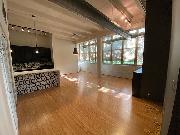 4th image of 5313 N Ravenswood Ave Unit 201