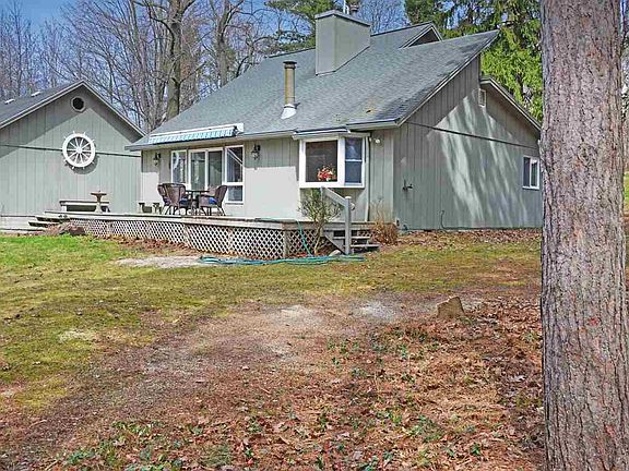 3rd image of 1100 Bellows Ave