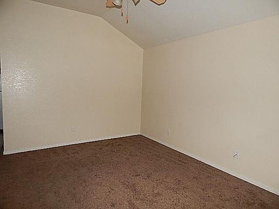 5th image of 508 Olaf Dr #B