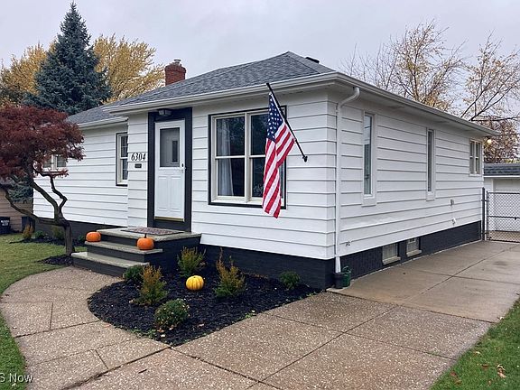 3rd image of 6304 Thornton Dr