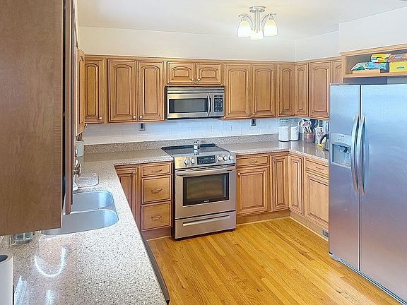 5th image of 111 S Hitchman St