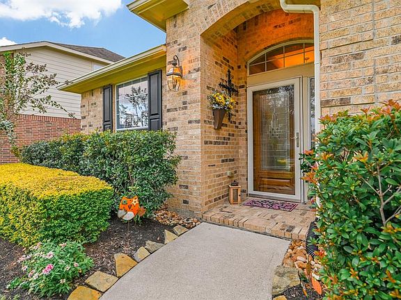 4th image of 25706 Jewel Springs Ln