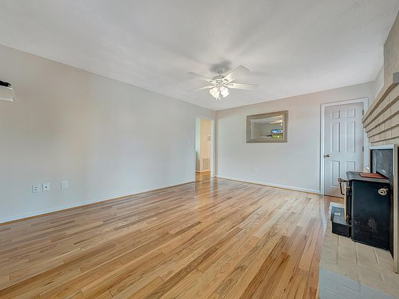 4th image of 4906 Warrior Dr