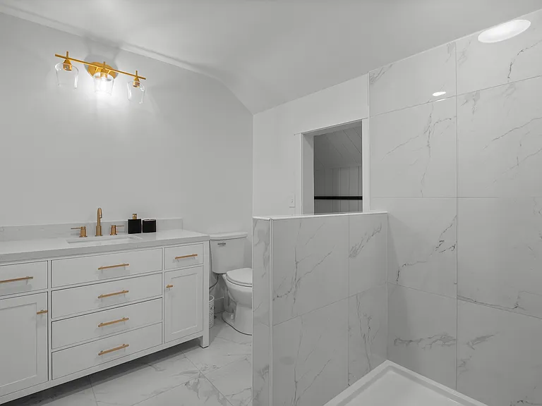 823 Webster St NW — Photo 9