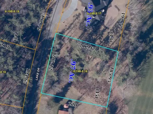 1024 Lake Dr, Daniels, WV 25832