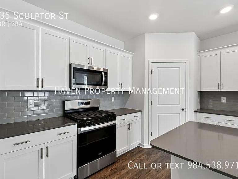 935 Sculptor St — Photo 10