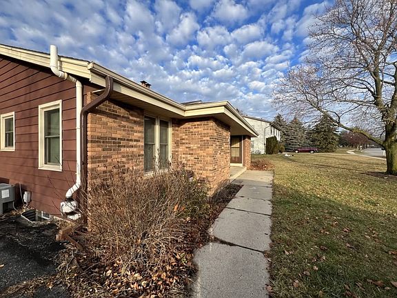 2nd image of 857 S Imperial Dr