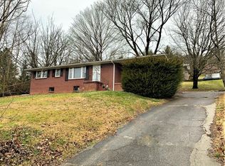 171 Heritage Dr, Honaker, VA 24260