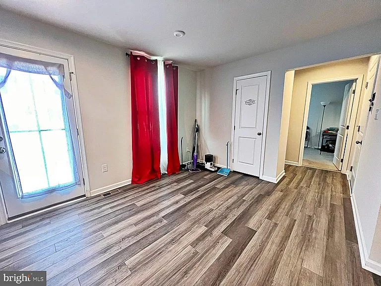 94 Opal Dr — Photo 8