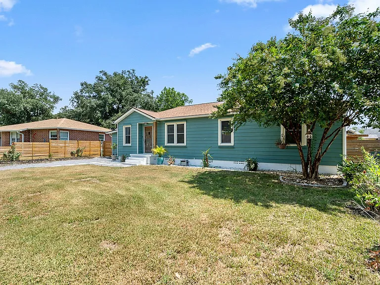 212 SE Kalash Rd — Photo 3