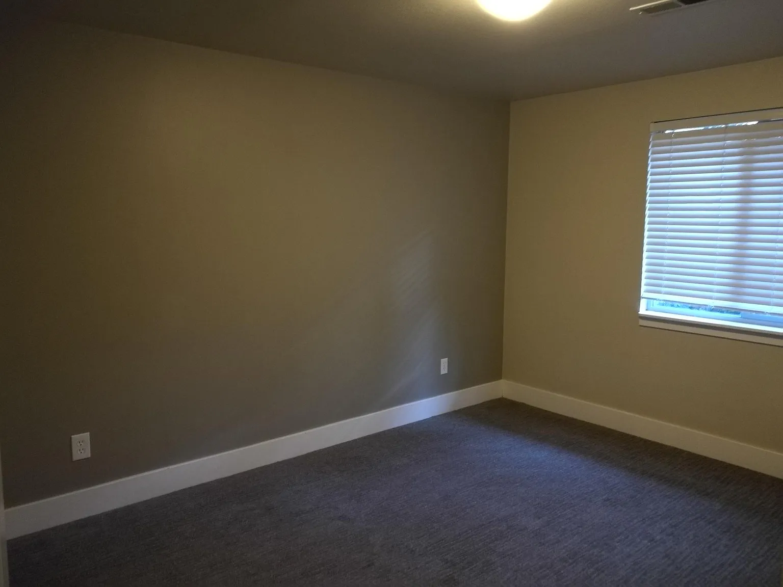 2 bed, 850 sqft, $1,690 — Photo 3