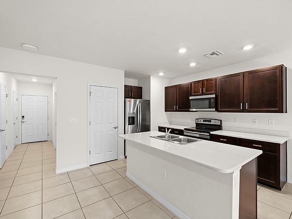 2nd image of 15115 Wildflower Cir