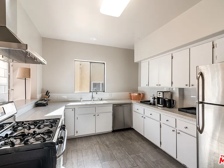751 N Croft Ave #1/2 — Photo 7