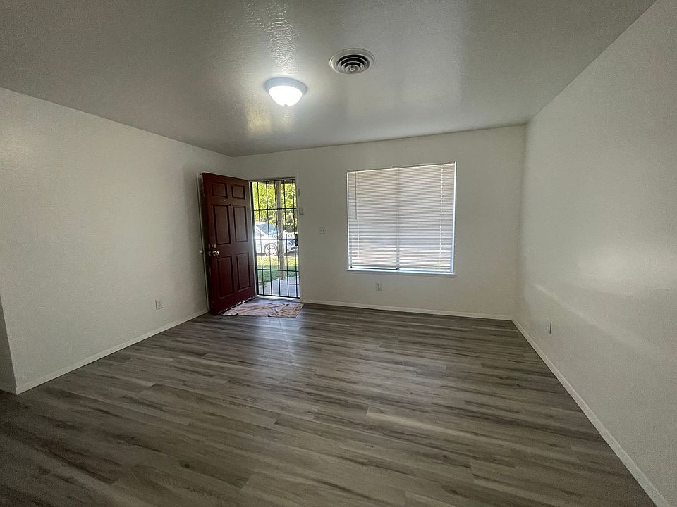 1st image of 300 3rd St #305-B