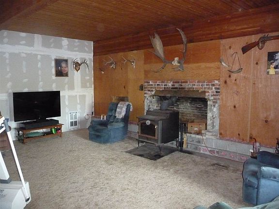 5th image of 642 Lily Pond Ln