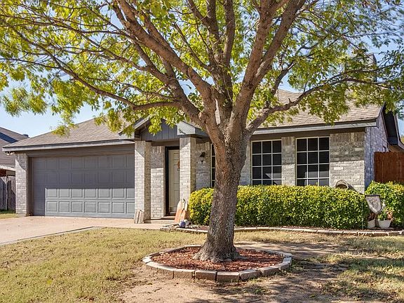 3rd image of 1128 Darren Dr