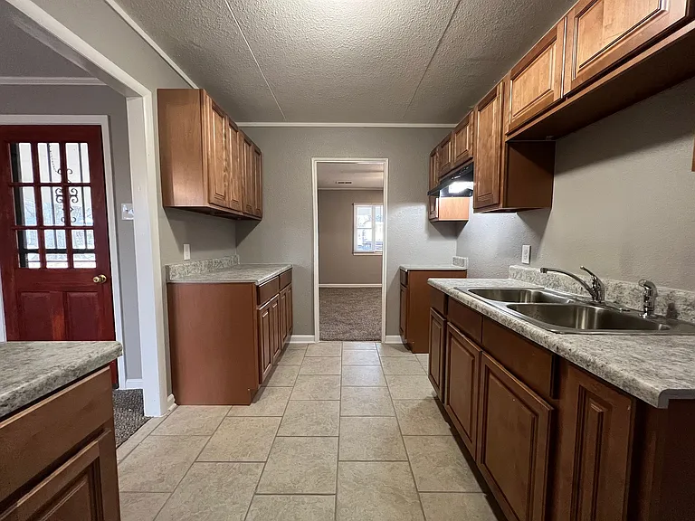 3577 Sunrise St — Photo 2
