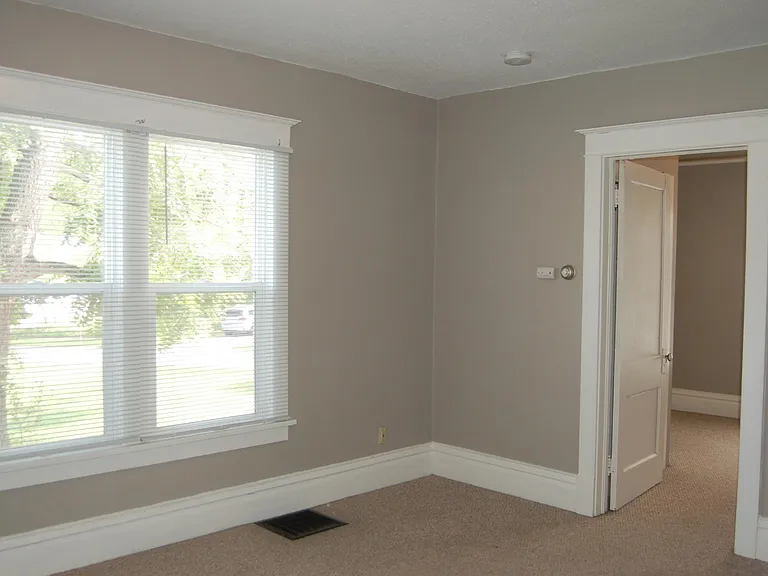 909 N Governor St — Photo 7