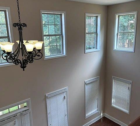 5th image of 308 Fieldhouse Cir SW