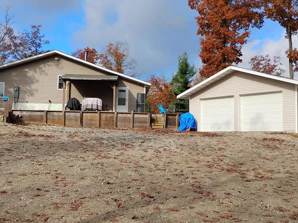 873 E Long Lake Rd, Cadillac, MI 49601