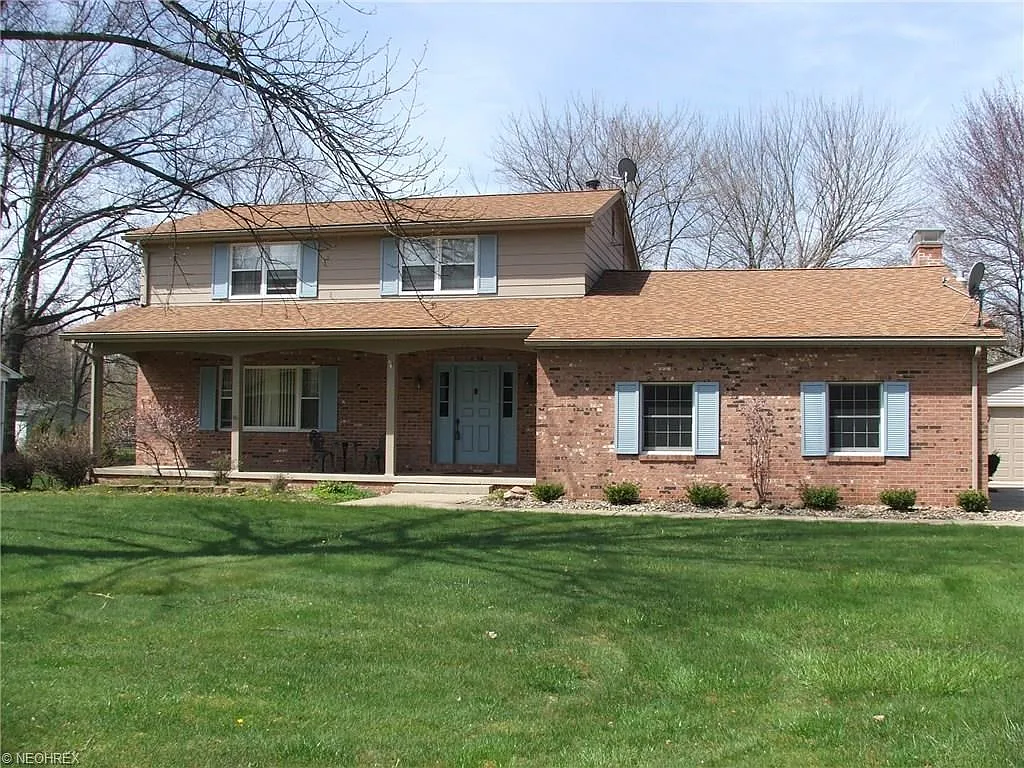 160 Heather Ln photo 1