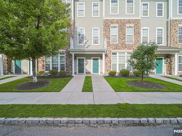 21 Jasmine Ln #1111, Garfield, NJ 07026