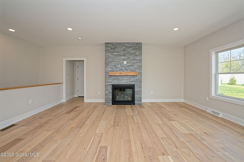 3rd image of 2802 Phillips Road