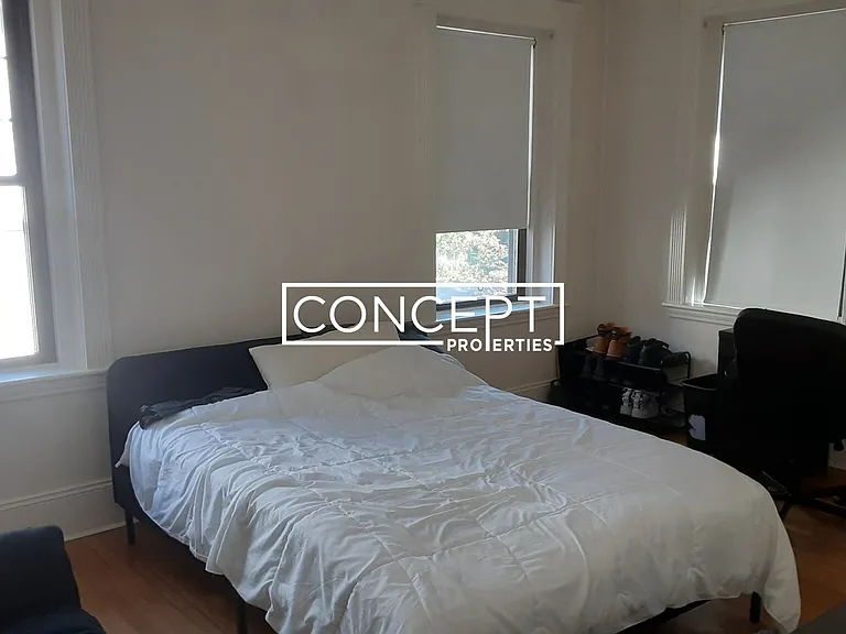 75 Longwood Ave #2R — Photo 16